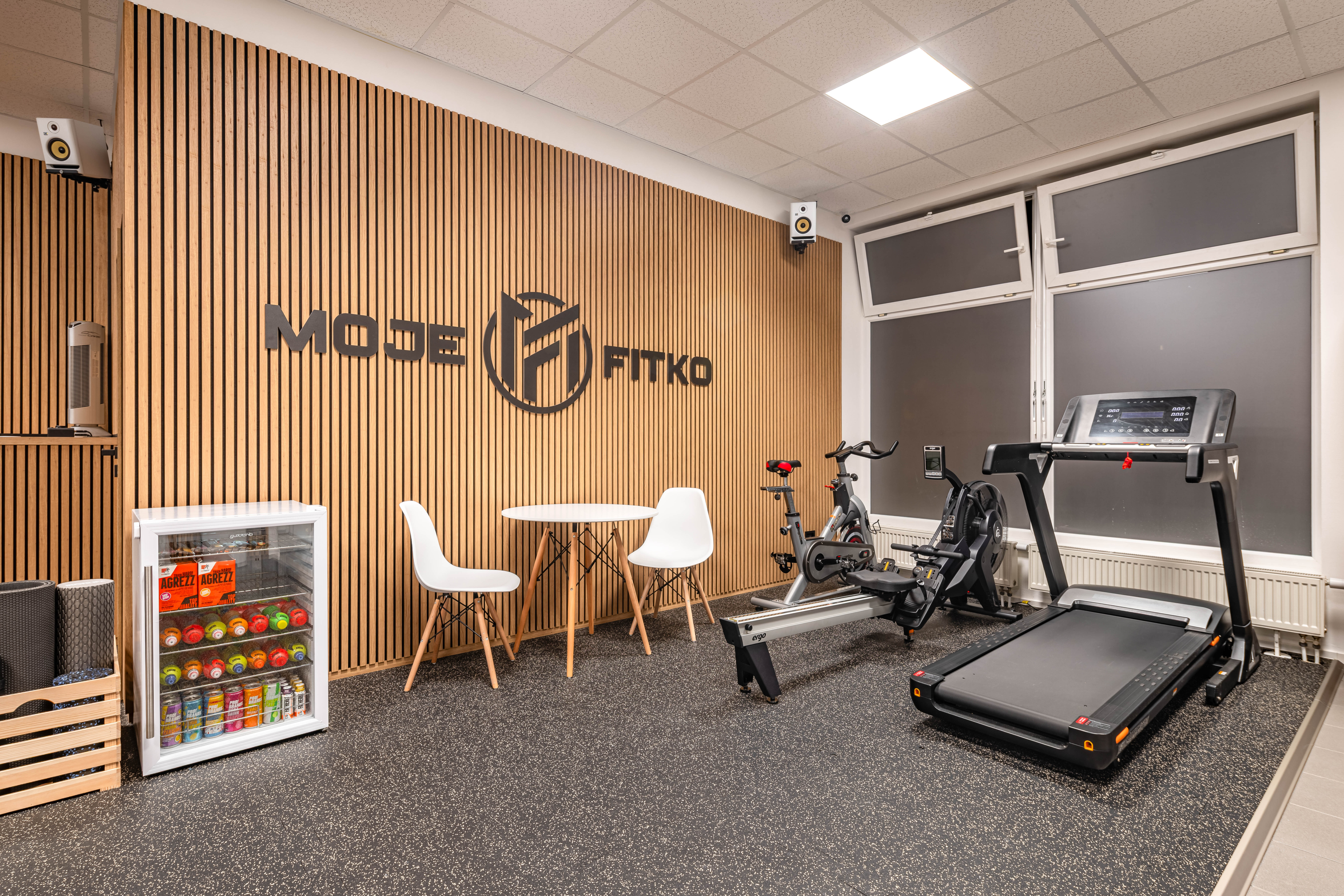 Prémiové privátní fitness centrum MOJE FITKO. Interiér a vybavení posilovny.